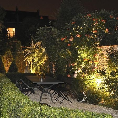 B&B Un Jardin En Ville Saint-Gilles Esterno foto