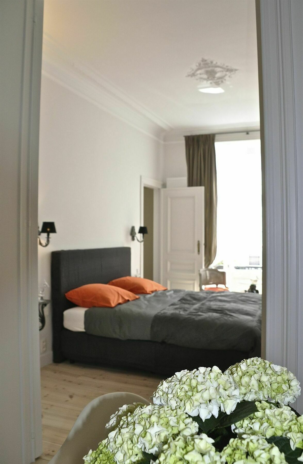 B&B Un Jardin En Ville Saint-Gilles Esterno foto